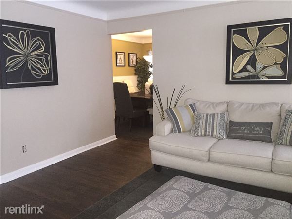 Foto del edificio - 16555 Collinson Ave