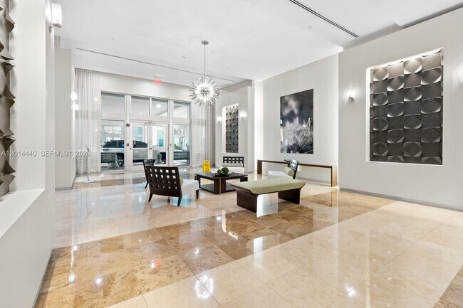 Foto del edificio - 9055 SW 73rd Ct