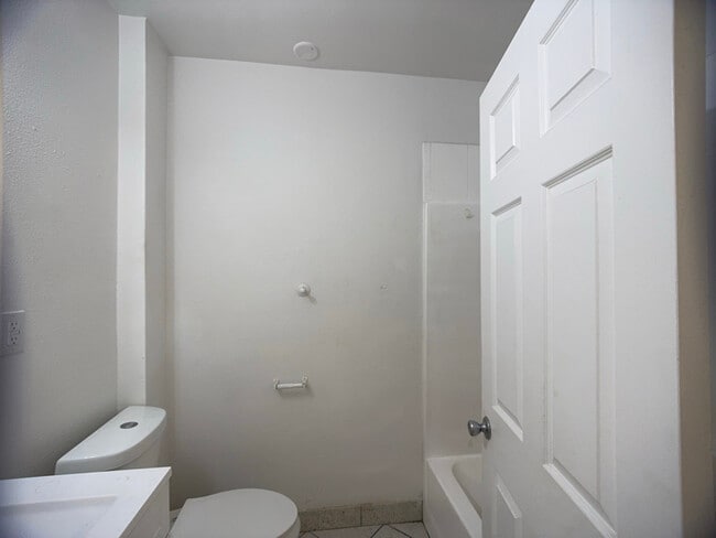 Building Photo - 4950 Milwaukee St