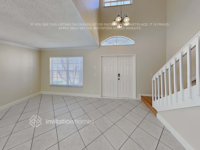 Building Photo - 10769 Oak Lake Way