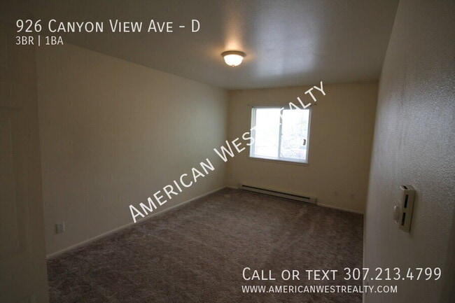 Building Photo - 926 Canyon View Ave
