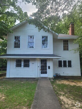 Building Photo - 2500 Preston St