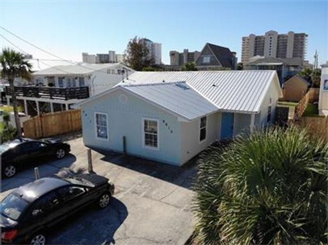 Foto principal - 6613 Sunset Ave