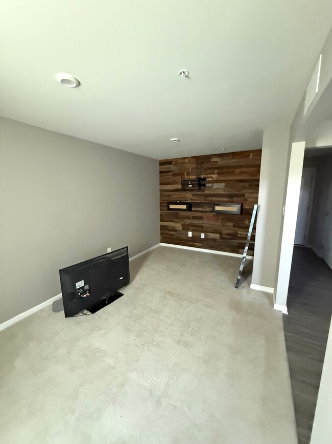 1st floor recreation room - 5907 Duvel St
