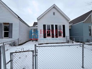 Building Photo - 1304 Oakley St