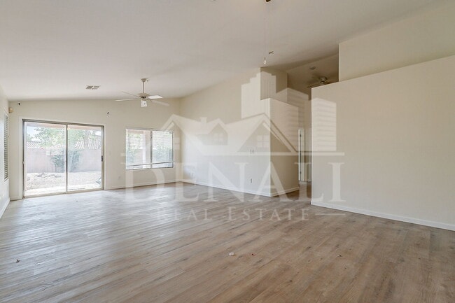 Building Photo - 15728 N 104th St