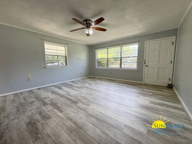 Foto del edificio - Cozy Fort Walton Beach home at the end of ...