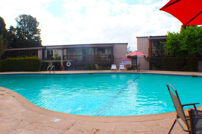 Building Photo - 376 S Miraleste Dr