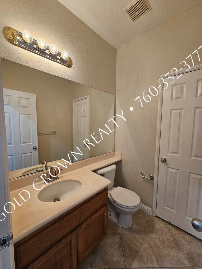 Building Photo - Home for rent in El Centro