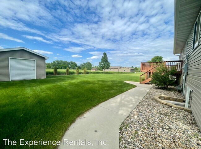 Building Photo - 4 br, 2 bath House - 914 13th Ave SW