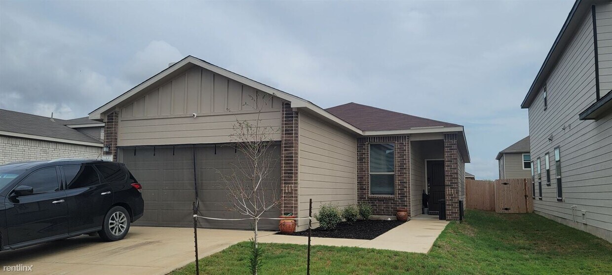 Foto principal - 4 br, 2 bath House - 233 Deer Crest Drive