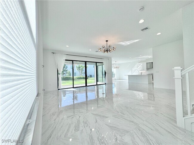 Foto del edificio - 20304 Estero Xing Blvd