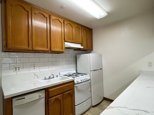 Photo - Los Caballeros #320 Apartment