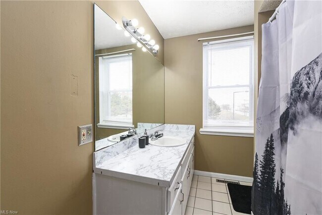 LARGE FULL SHOWER BATHROOM - 1302 Broadway Ave