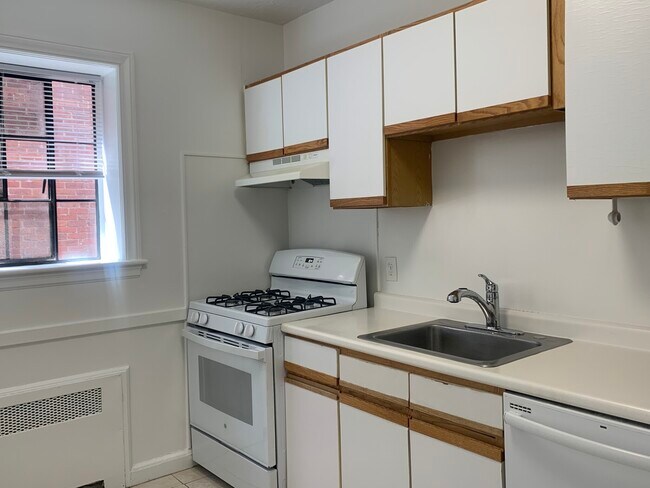 Building Photo - 100 Sewall Ave