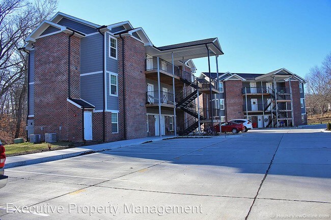 Building Photo - 1112 Bertling St