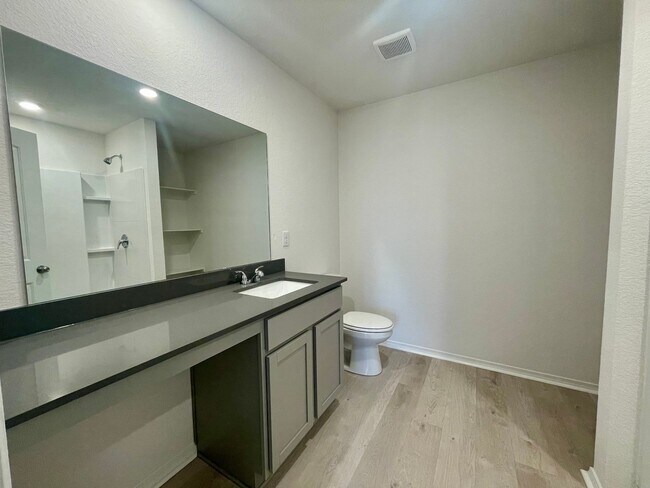Foto del edificio - New Home For Rent!