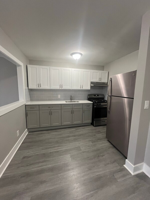 Building Photo - 394 Park Ave