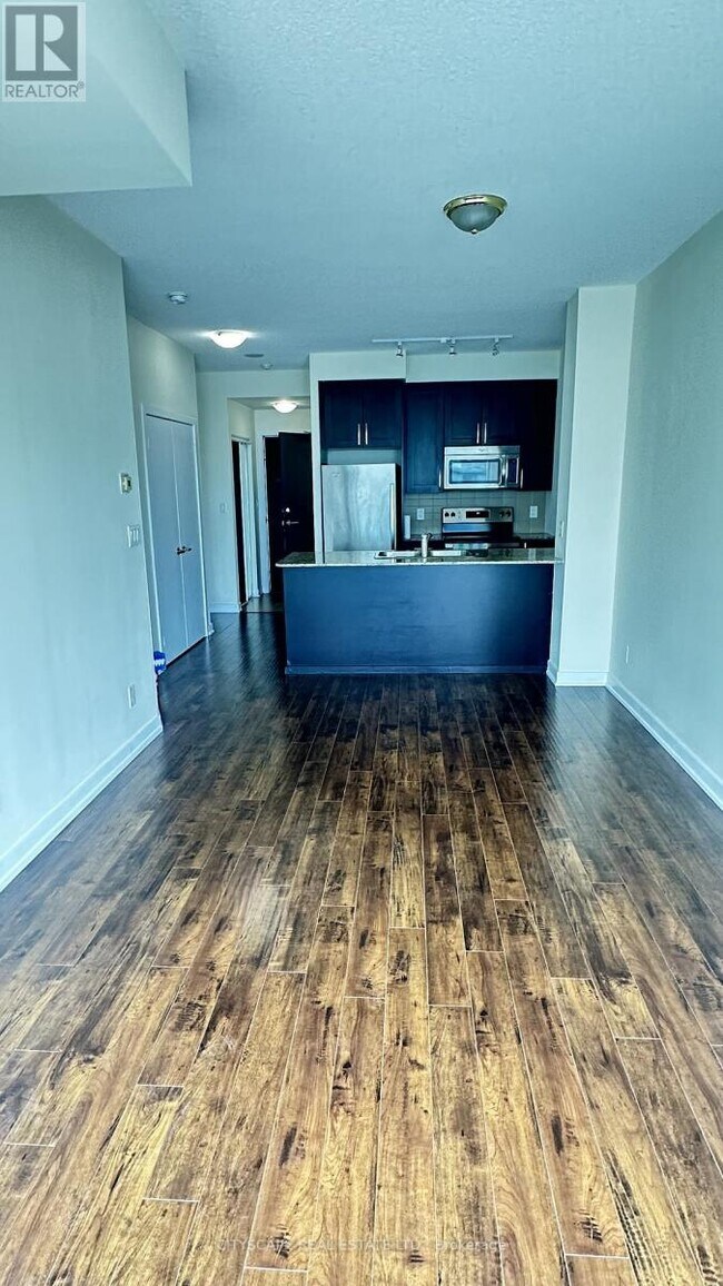 Photo du bâtiment - 4070 Confederation Pkwy
