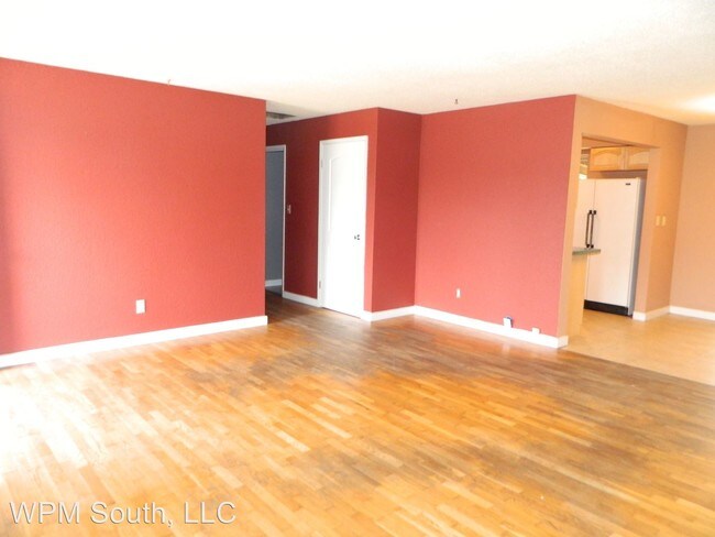 Building Photo - 2 br, 2 bath House - 13920 10th Ave E