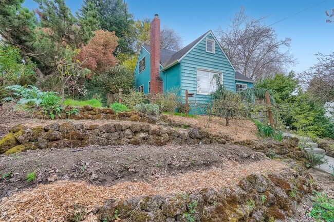 Building Photo - 4030 NE 19th Ave