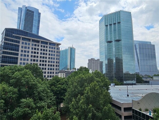 Foto del edificio - 3334 Peachtree Rd NE