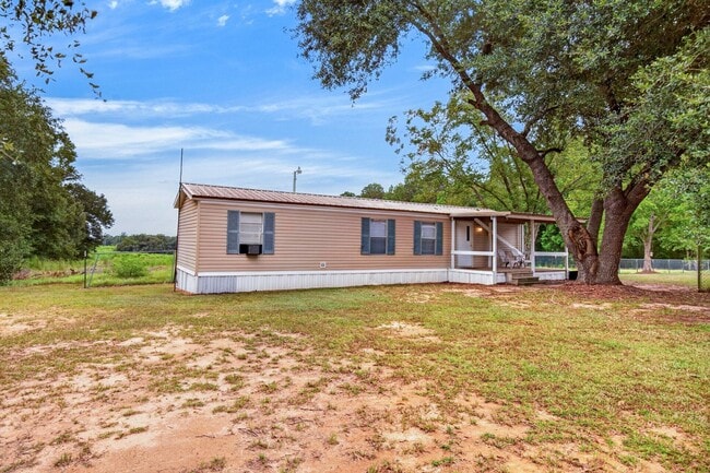 Building Photo - 162 Gill Rd