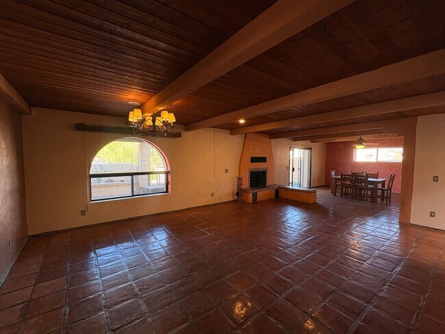 Foto del edificio - 3 Bed 2 Bath Historic Southern Home