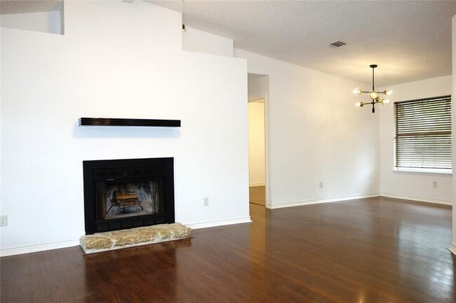 Building Photo - 7014 Riverton Dr