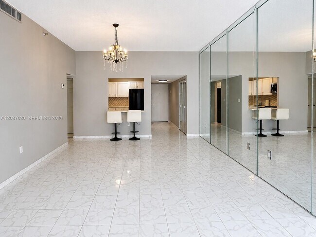 Foto del edificio - 20505 E Country Club Dr