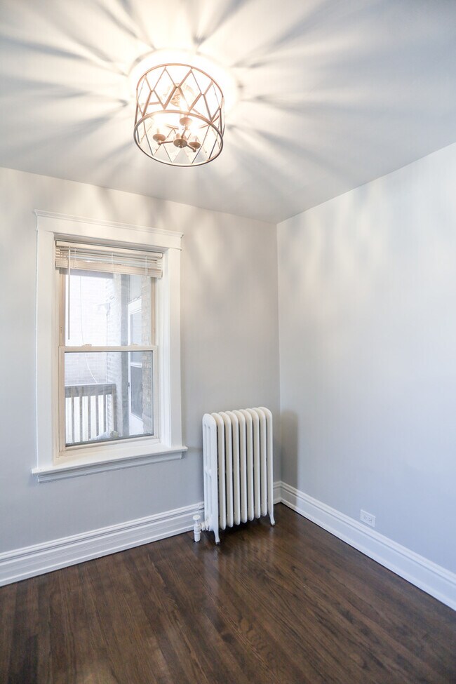 Foto del edificio - 3949 N Hoyne Ave