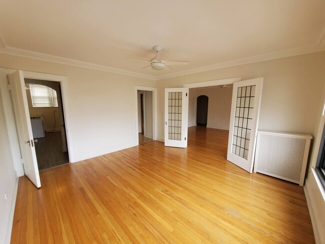 Building Photo - 2352 N Spaulding Ave
