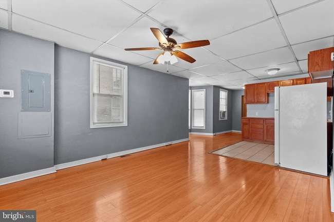 apt 1 - living room/kitchen/nook - 1336 Susquehanna St