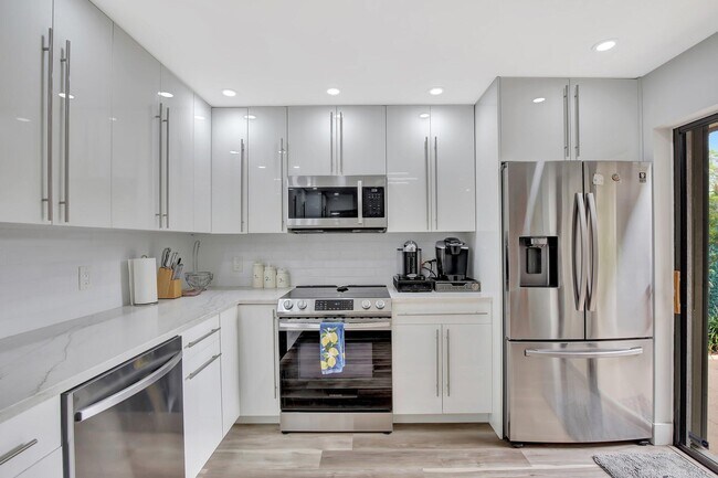 Foto del edificio - 9126 SW 20th Pl