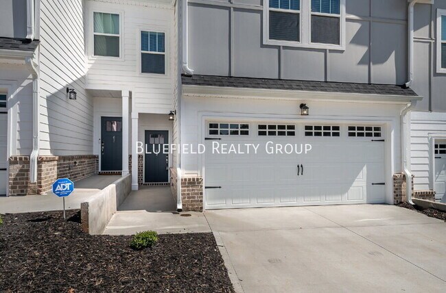 Building Photo - 69 Galley Ln