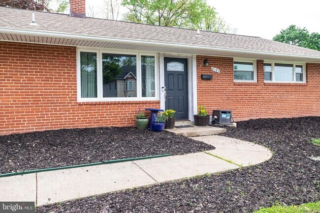 Building Photo - 8107 Bullock Ln