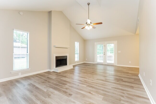 Foto del edificio - 214 Merritt Dr