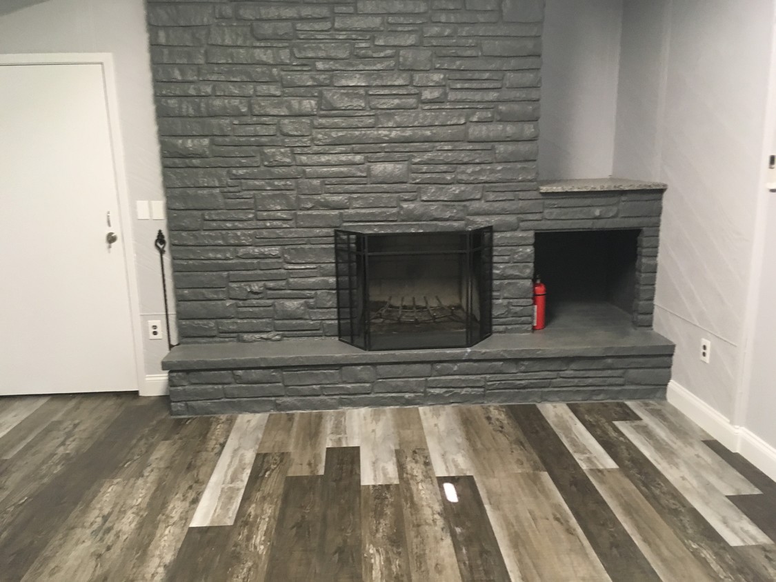 working wood fireplace - 14009 Fox Run Ct