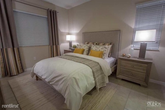 Foto del edificio - 3 br, 2 bath  - 2970 Toscana Ln E