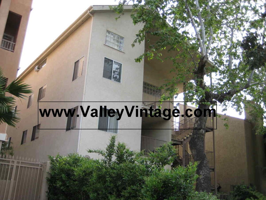 11508 Moorpark St Unit H Apartments In Los Angeles Ca Westside Next