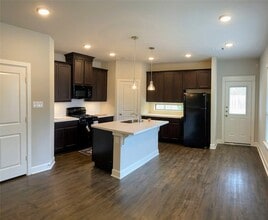 Building Photo - 285 Woodland Hills Dr