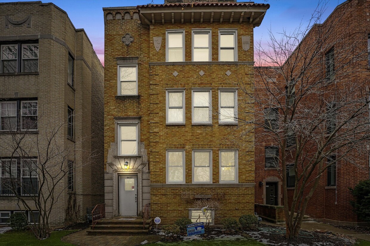 Primary Photo - 4837 Lee St