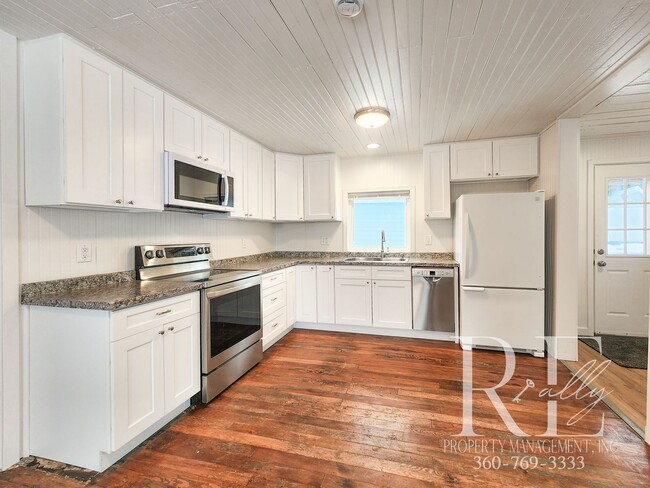 Foto del edificio - Charming 2-Bed Retreat with Hood Canal Vie...