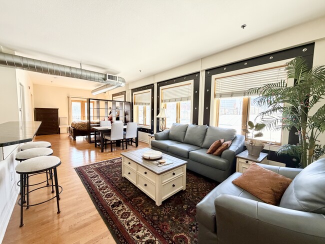 Photo - 2142 Curtis Street House