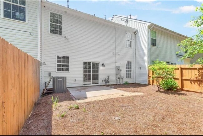 Building Photo - 3022 Kentmere Dr