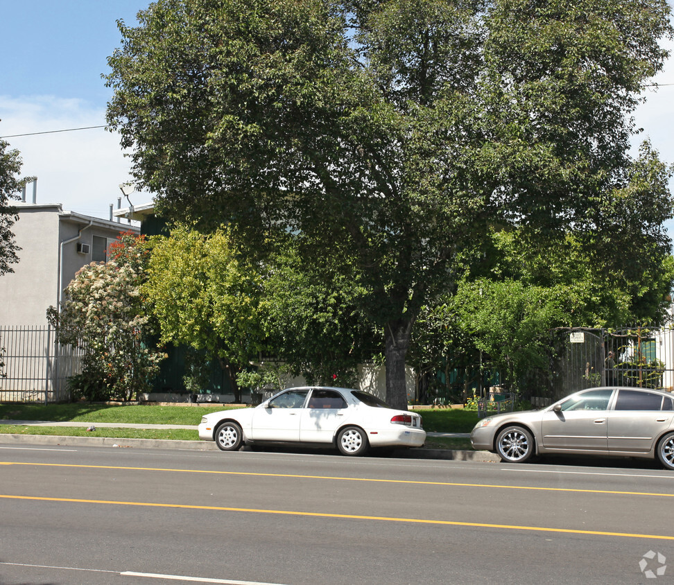 Building Photo - 17939 Roscoe Blvd