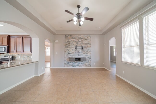 Building Photo - 13303 Davenport Hills Ln