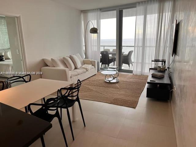Foto del edificio - 17121 Collins Ave