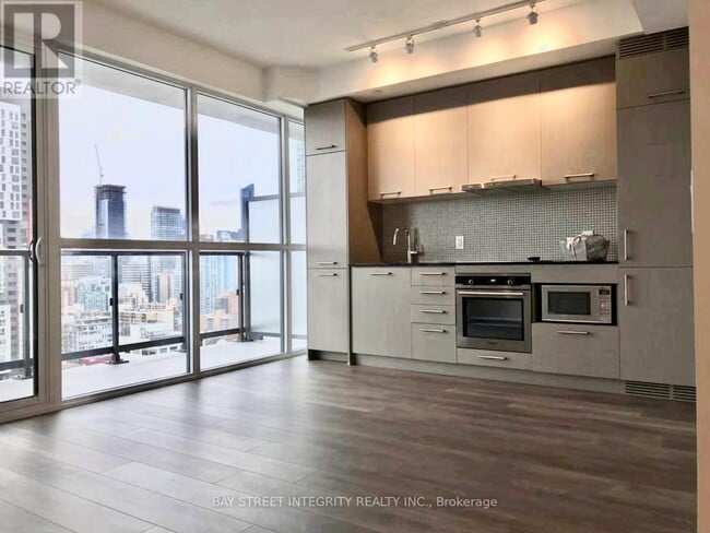 Building Photo - 87 Peter St