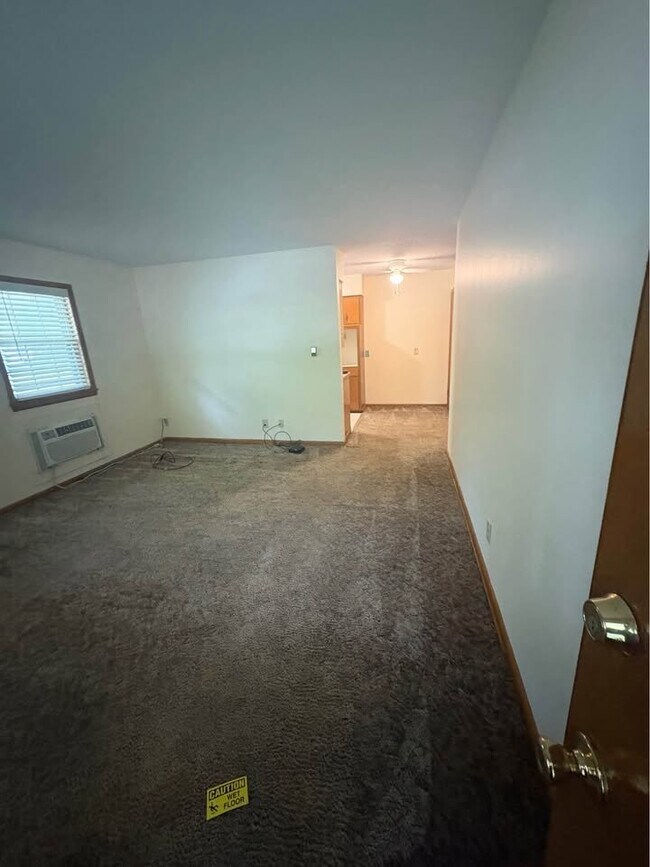 Foto del edificio - 1258 E Elm St